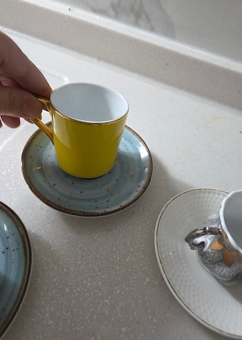 Renkli ve Desenli Fincan Setleri - Görsel 3