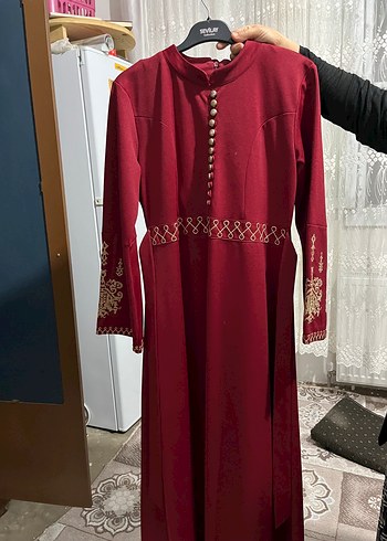 Bordo Nakışlı Uzun Kollu Düğmeli Elbise