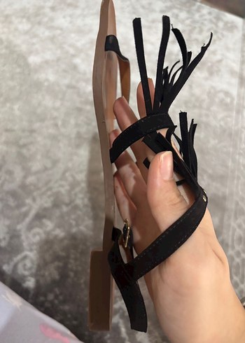H&M Siyah Süet Püsküllü Kadın Sandalet - Görsel 6