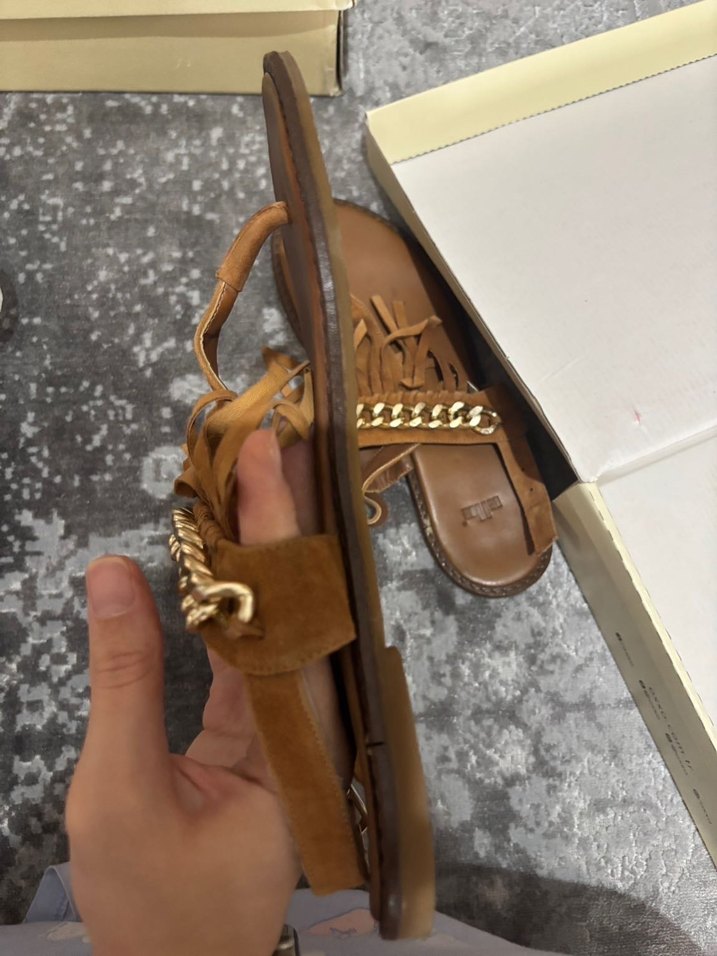 Elle Zincir Detaylı Püsküllü Taba Süet Kadın Sandalet - Görsel 5