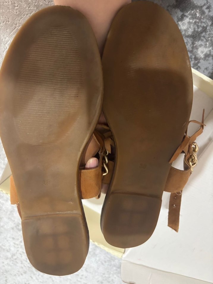 Elle Zincir Detaylı Püsküllü Taba Süet Kadın Sandalet - Görsel 2