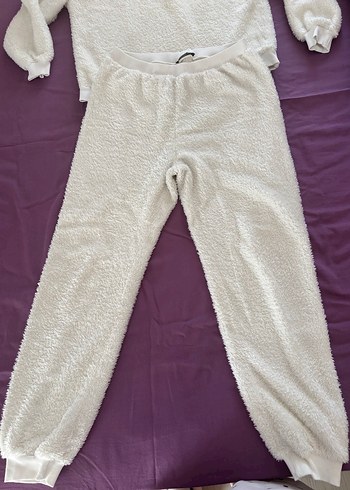 Beyaz eşofman takımı Peluş Detaylı - Görsel 3