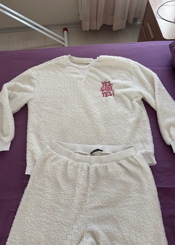 Beyaz eşofman takımı Peluş Detaylı - Görsel 2
