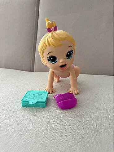Baby Alive bebeğimle mama eğlencesi