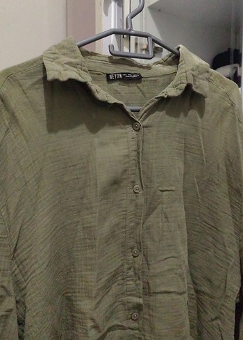 Düğmeli Beyaz Keten Kadın Gömlek - Görsel 3