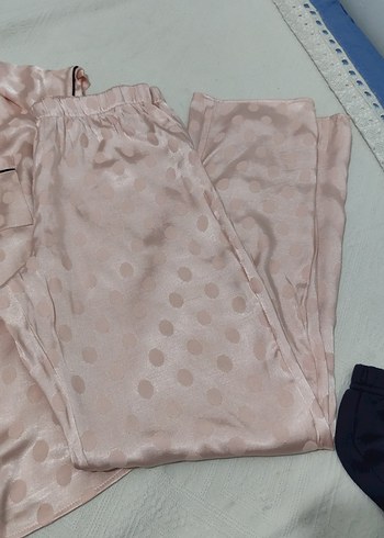 Pembe Puantiyeli Kısa Kollu Midi Pijama Takımı - Görsel 2