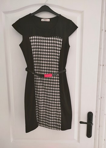 Kemerli Siyah Kadın Tişört - Görsel 2