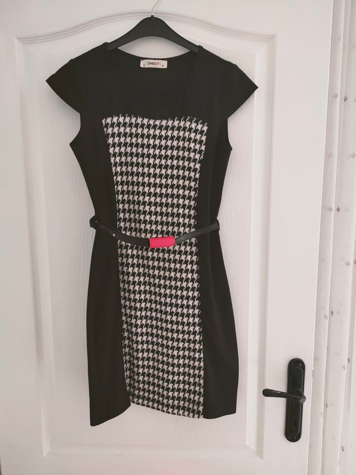 Kemerli Siyah Kadın Tişört - Görsel 2