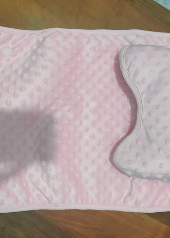 Pembe Kabartmalı Yastık ve Yastık Kılıfı Seti - Görsel 2