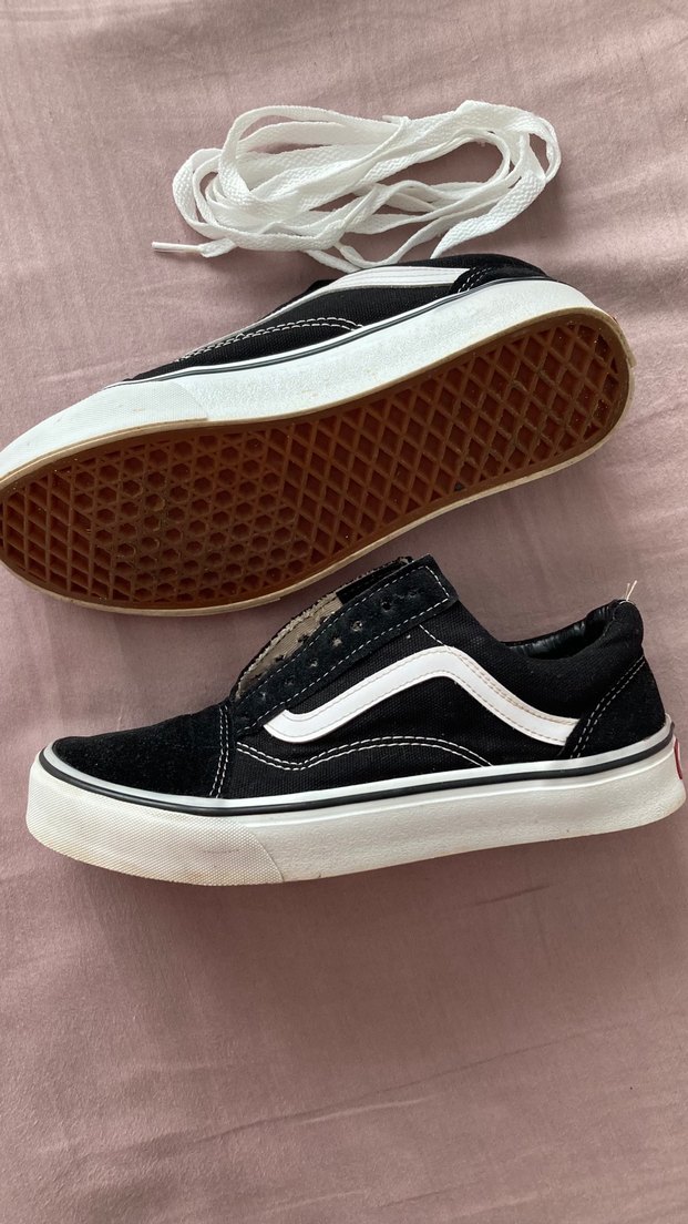 Vans Beyaz Tabanlı Siyah Kadın Sneakers - Görsel 4