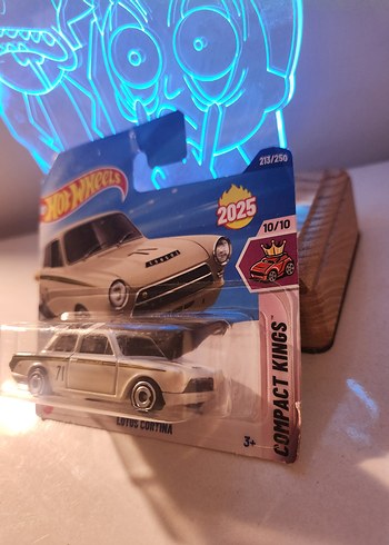  Beden Hot Wheels Beyaz Lotus Cortina Oyuncak Araba