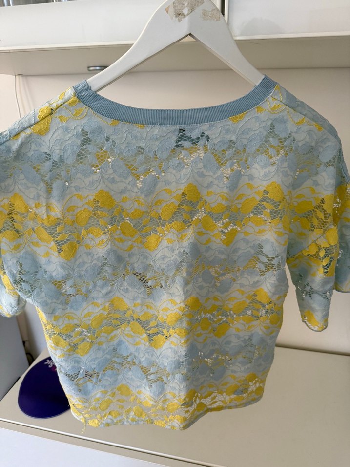 Zara Sarı Mavi Desenli Kısa Kollu Örme Bluz - Görsel 4