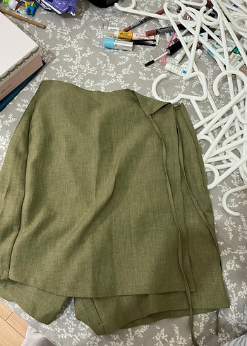 Trendyol & Milla Düğmeli Keten Kadın Mini Şort - Haki