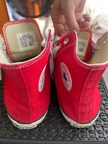 41 Beden Kırmızı orjinal converse