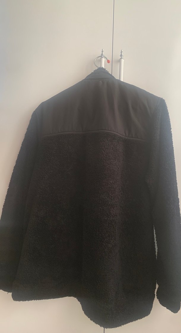 Siyah Yüksek Yakalı Peluş Ceket - Görsel 3