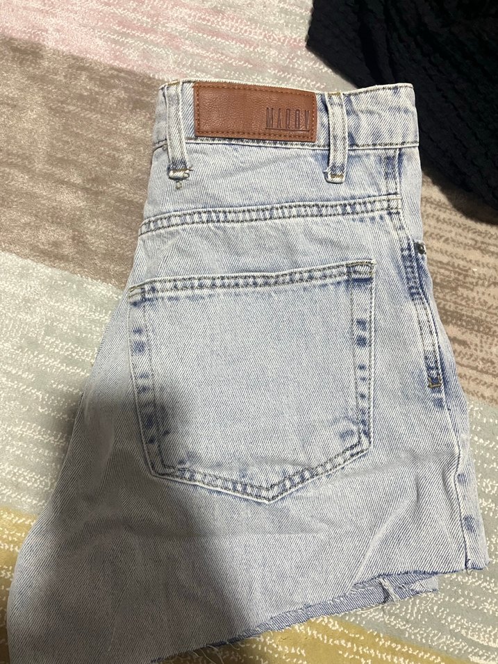 Gri Batik Desenli Kadın Denim Mini Şort - Görsel 2