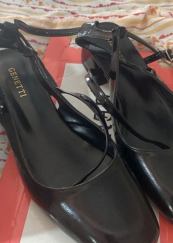 Trendyol & Milla Koyu Siyah Tokalı Stiletto Topuklu Kadın Ayakkabı