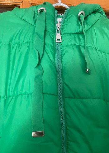 Kadın Yeşil Kapüşonlu Kış Montu - Görsel 2