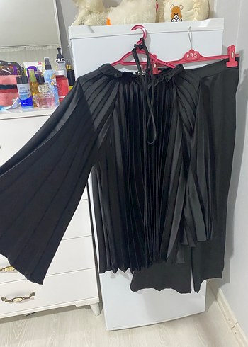 Siyah saten Pileli ikili takım - Görsel 2