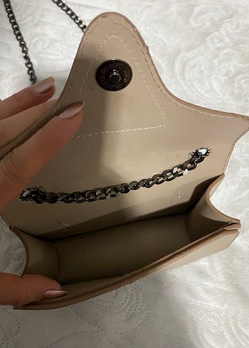 Zincir Detaylı Bej Kadın Omuz Çantası - Görsel 5