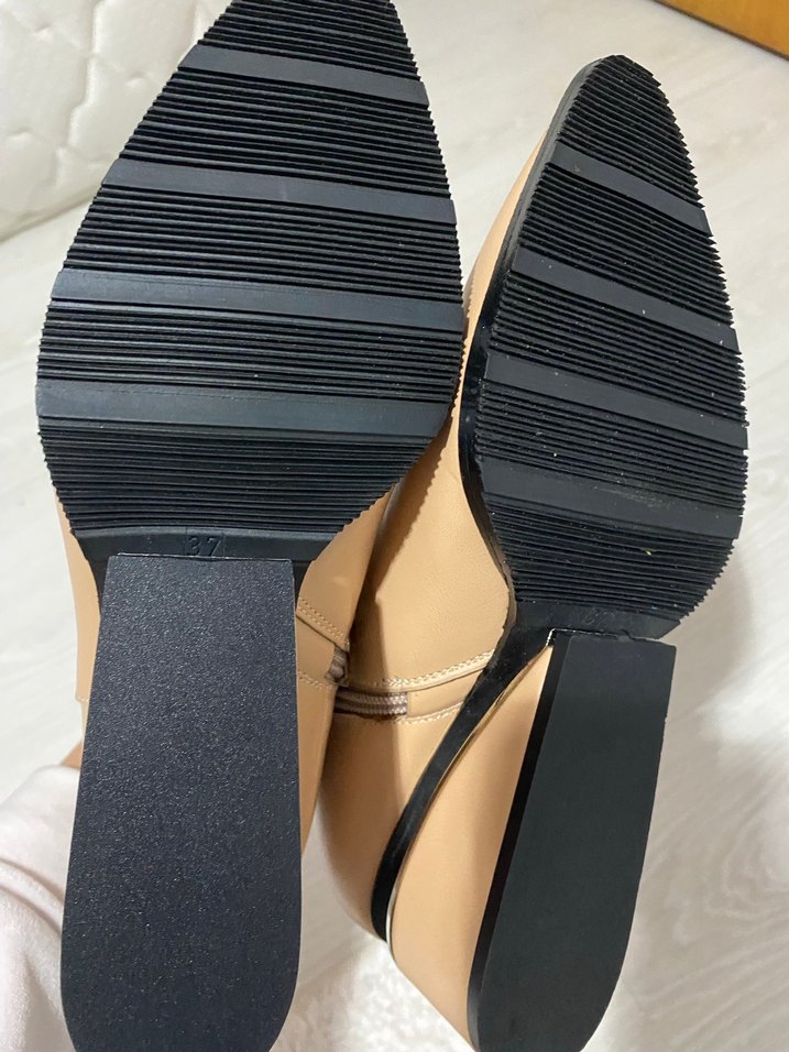 Bej Zincir Detaylı Dolgu Topuklu Kadın Bot - Görsel 3