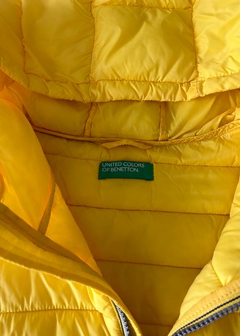 12-13 Yaş Beden Benetton marka sarı Kapüşonlu unisex Şişme Yelek