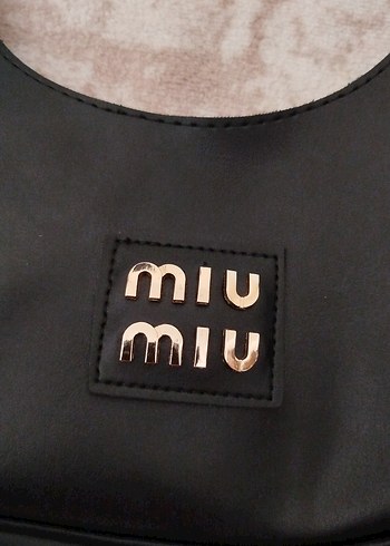 Miu Miu Siyah Deri Kadın Omuz Çantası - Görsel 2