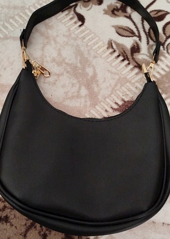 Miu Miu Siyah Deri Kadın Omuz Çantası - Görsel 3