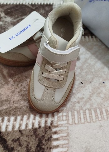 Kız Çocuk Bej Cırt Cırtlı Spor Ayakkabı - Görsel 2