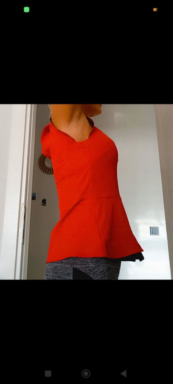 Kırmızı V Yaka Kolsuz bluz - Görsel 3