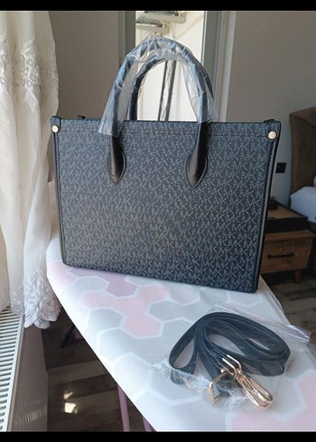 sıfır Michael Kors Siyah Deri Baskılı El Çantası - Görsel 3