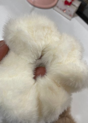 Bohem Tarzı Yünlü Kürk Detaylı Saç Tokası - Görsel 2