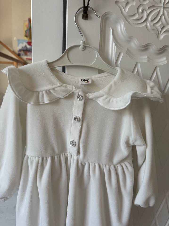 Beyaz Düğmeli Kız Çocuk Elbise - Görsel 3