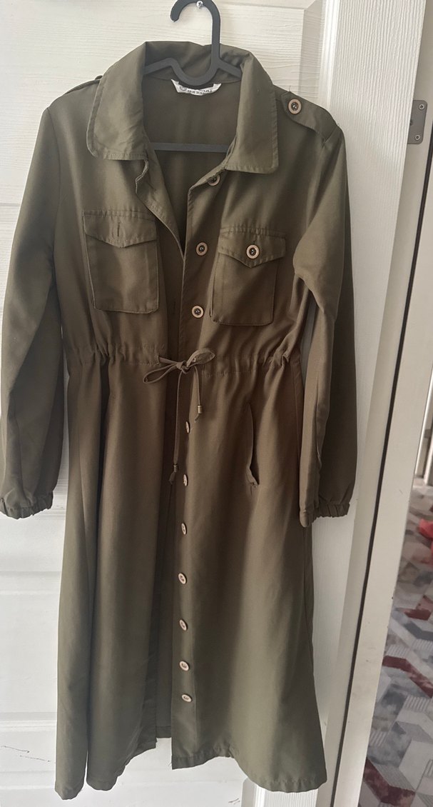 Düğmeli Uzun Kahverengi Kadın Trençkot - Görsel 3