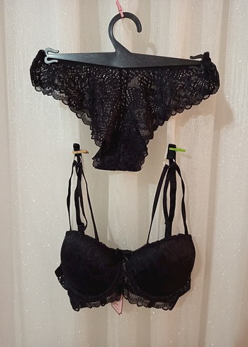 Siyah Dantelli Gotik Mini Sütyen Takımı