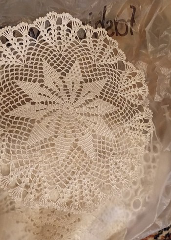 El Yapımı Bohem Dantel Örtü