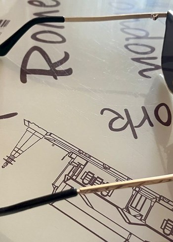 Parlak Altın Kadın Güneş Gözlüğü - Görsel 4