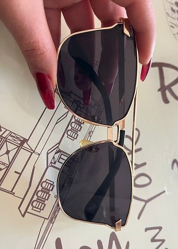 Parlak Altın Kadın Güneş Gözlüğü - Görsel 2