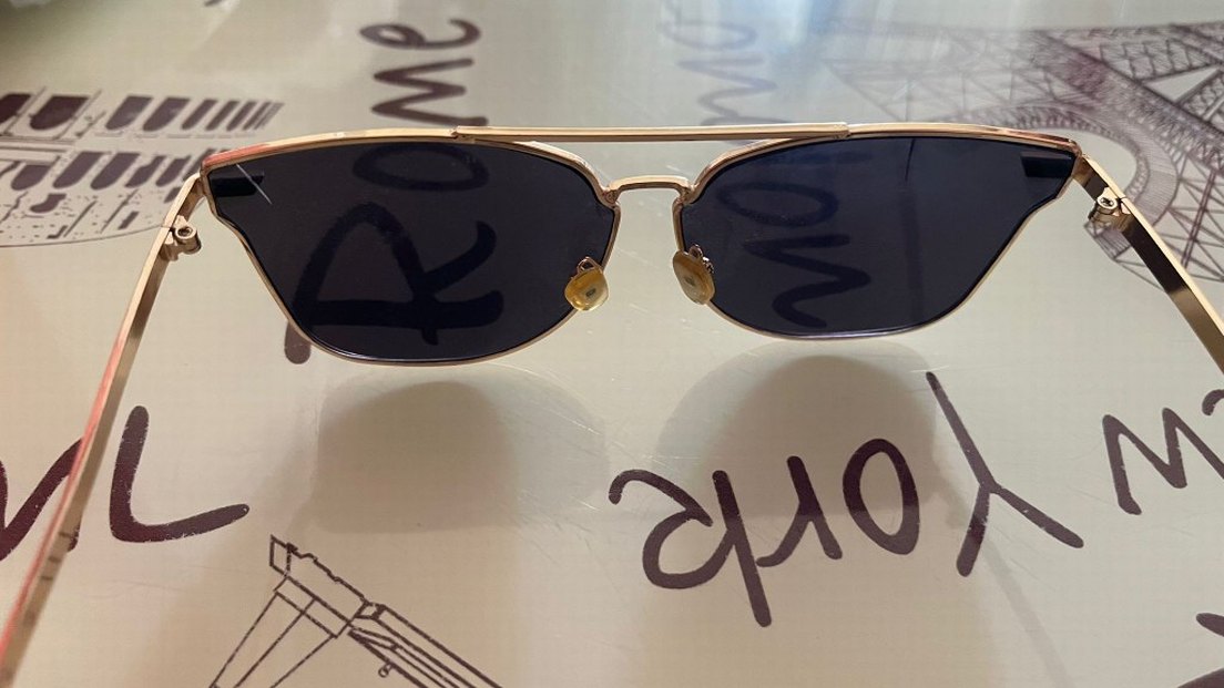 Parlak Altın Kadın Güneş Gözlüğü - Görsel 3