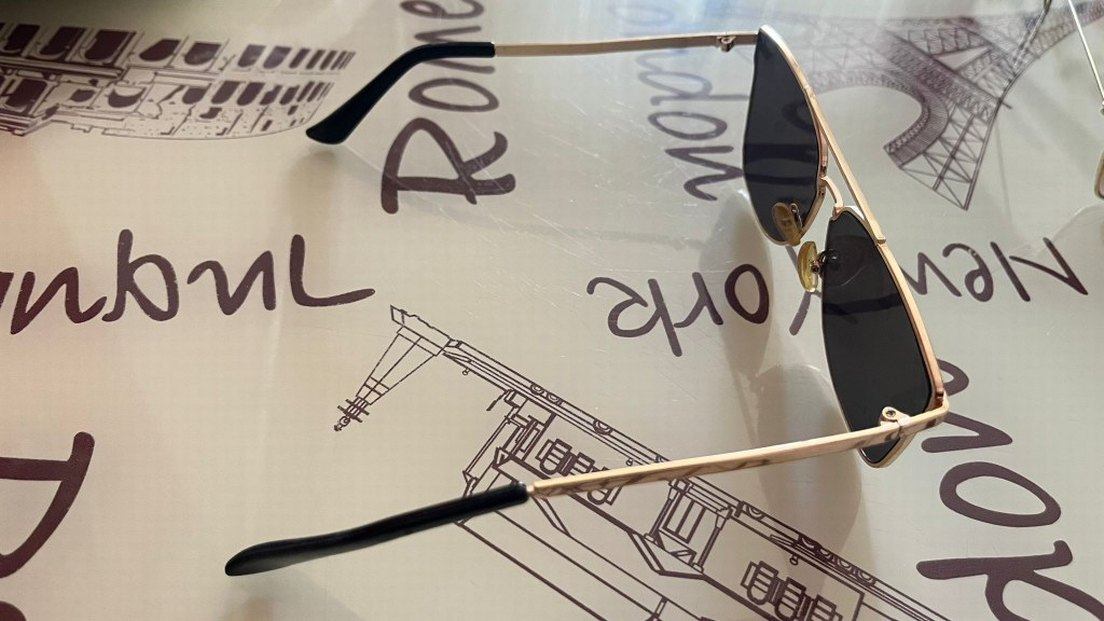 Parlak Altın Kadın Güneş Gözlüğü - Görsel 4