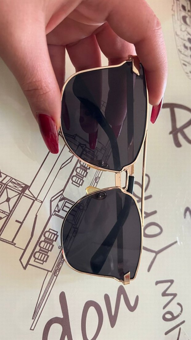 Parlak Altın Kadın Güneş Gözlüğü - Görsel 2