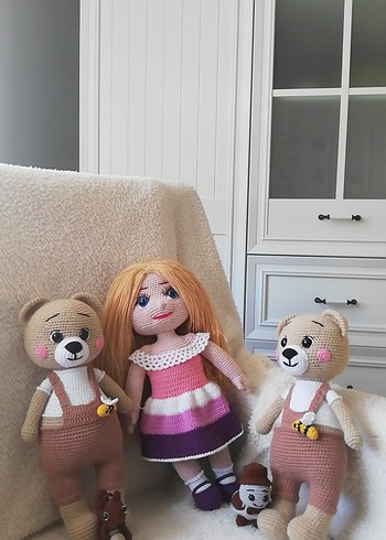 Bej Renkli Pastel Tonlarda sarışın Örgü Bebek