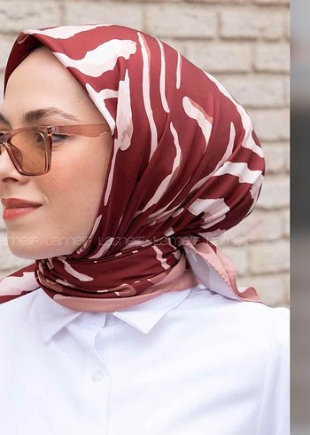 Diğer Bordo Parlak Kadın eşarp