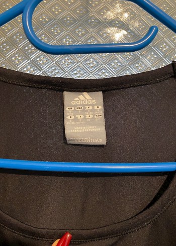 Siyah adidas Kadın V Yakalı Kısa Kollu Tişört - Görsel 2