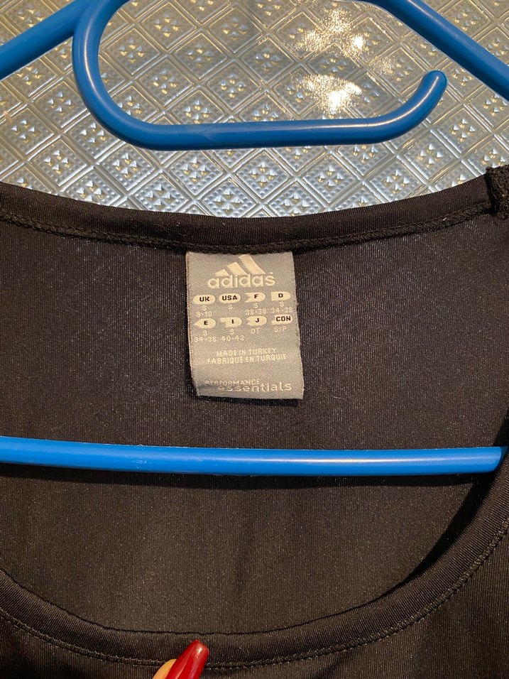 Siyah adidas Kadın V Yakalı Kısa Kollu Tişört - Görsel 2