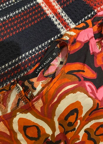 Çiçek Desenli Volanlı Bohem Kadın Bluz - Görsel 4