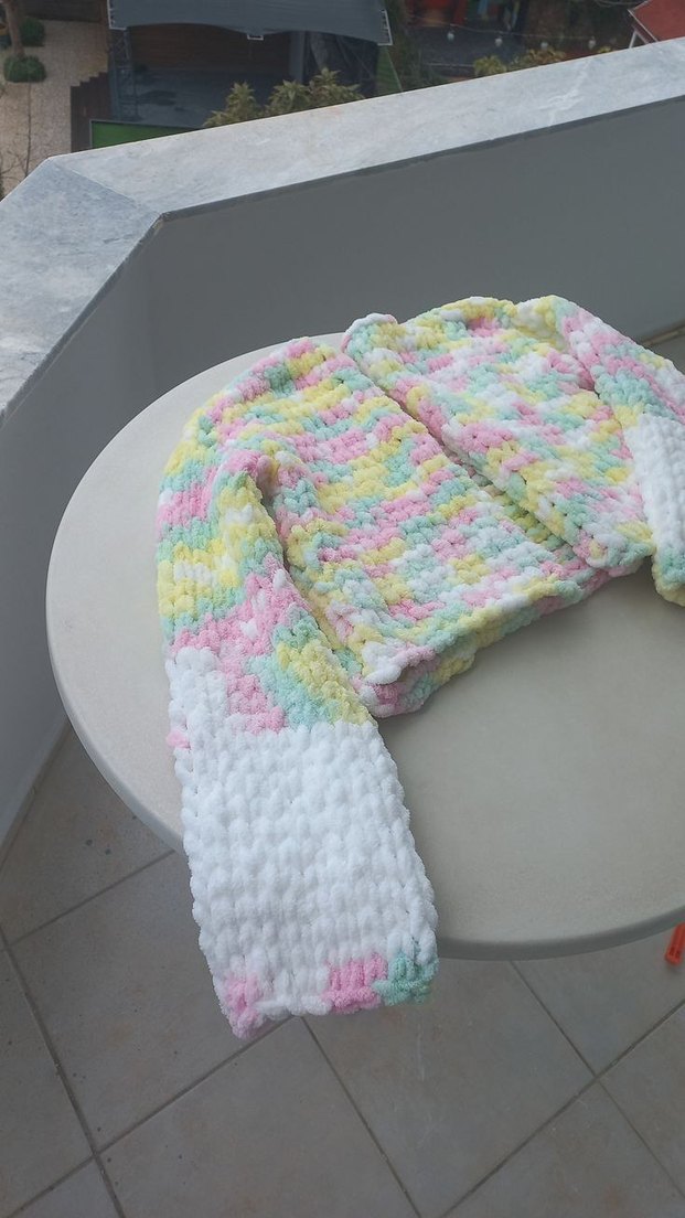 Kız Çocuk Beyaz Nakışlı Örgü Yelek - Görsel 4