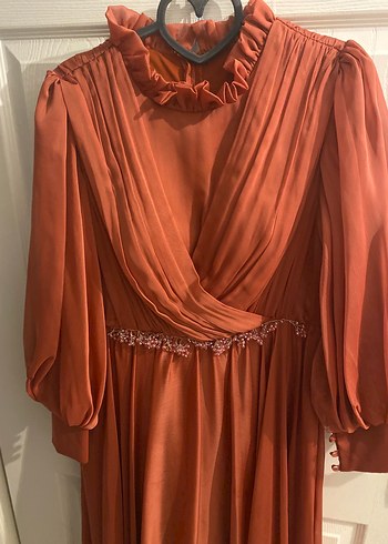 Klasik Şıklık Kahverengi Uzun Abiye Elbise - Görsel 2