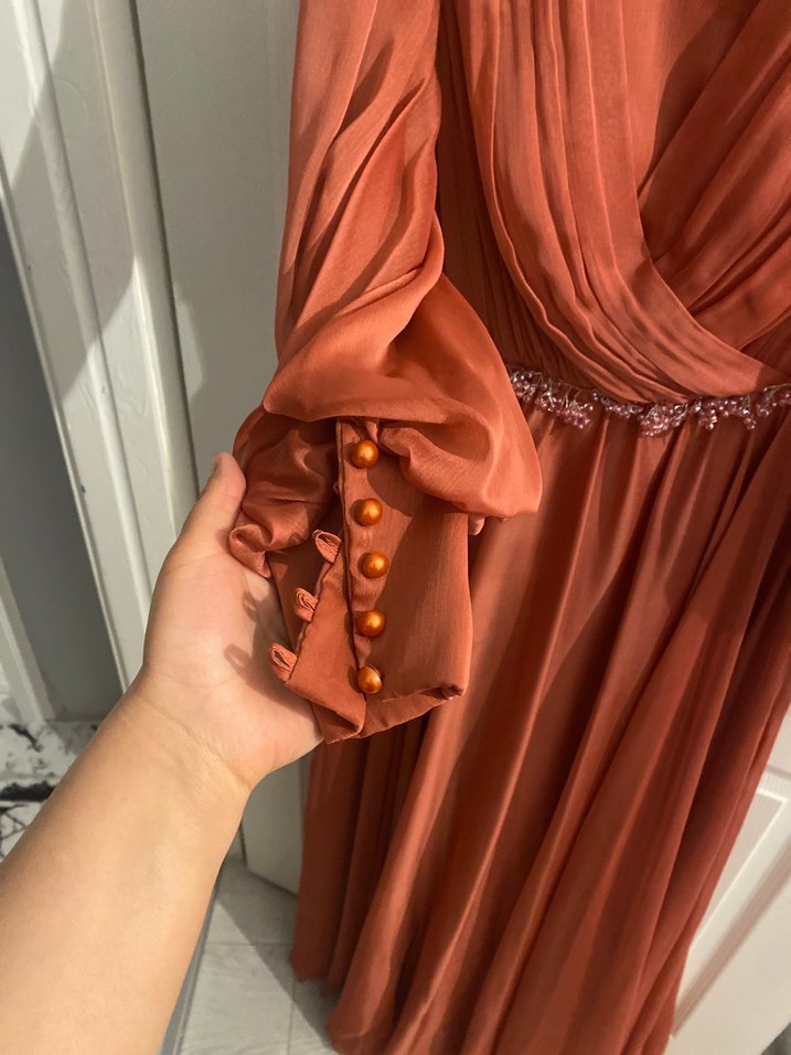 Klasik Şıklık Kahverengi Uzun Abiye Elbise - Görsel 4