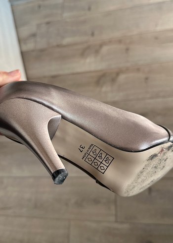 Bej Parlak Tokalı Stiletto Kadın Ayakkabı - Görsel 5